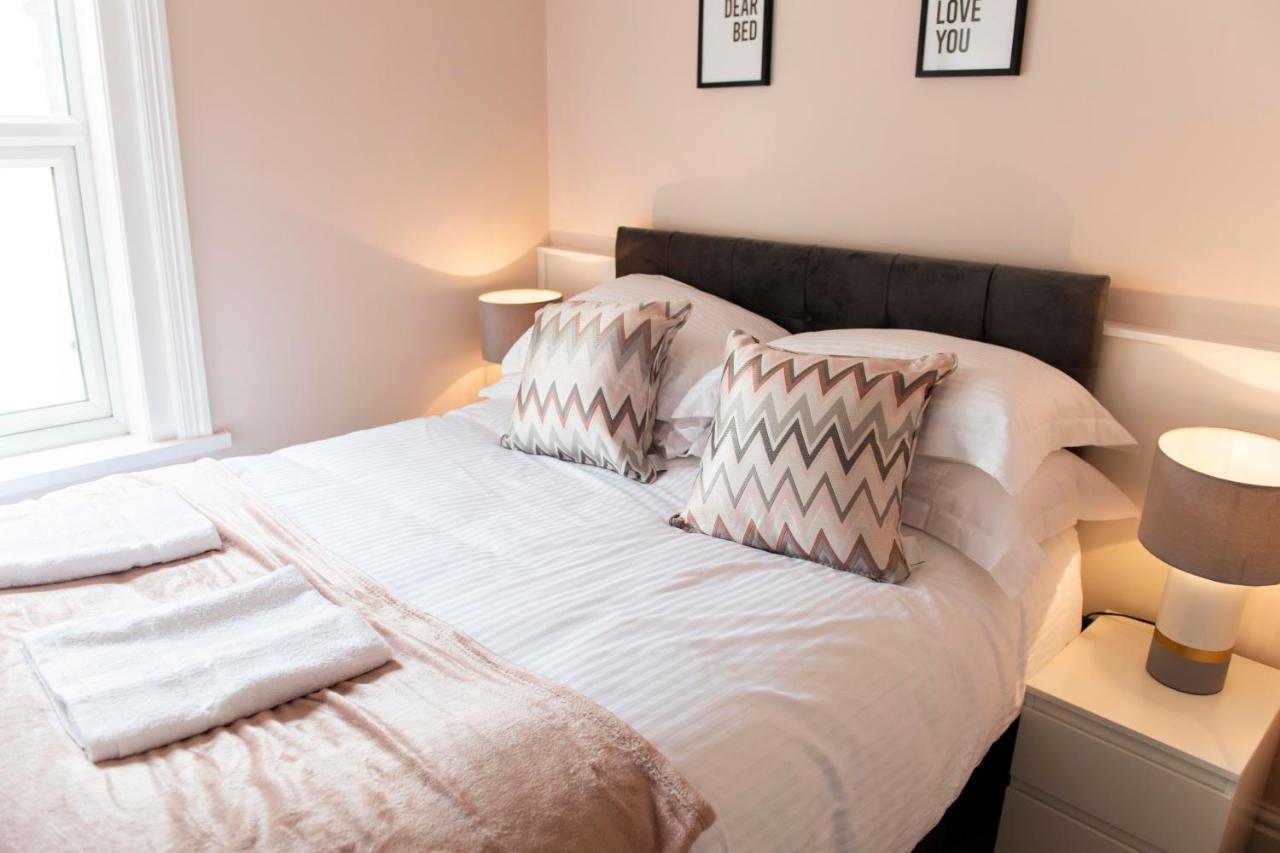 קלבליס Charles Alexander Short Stay - Highcliffe Apartments מראה חיצוני תמונה
