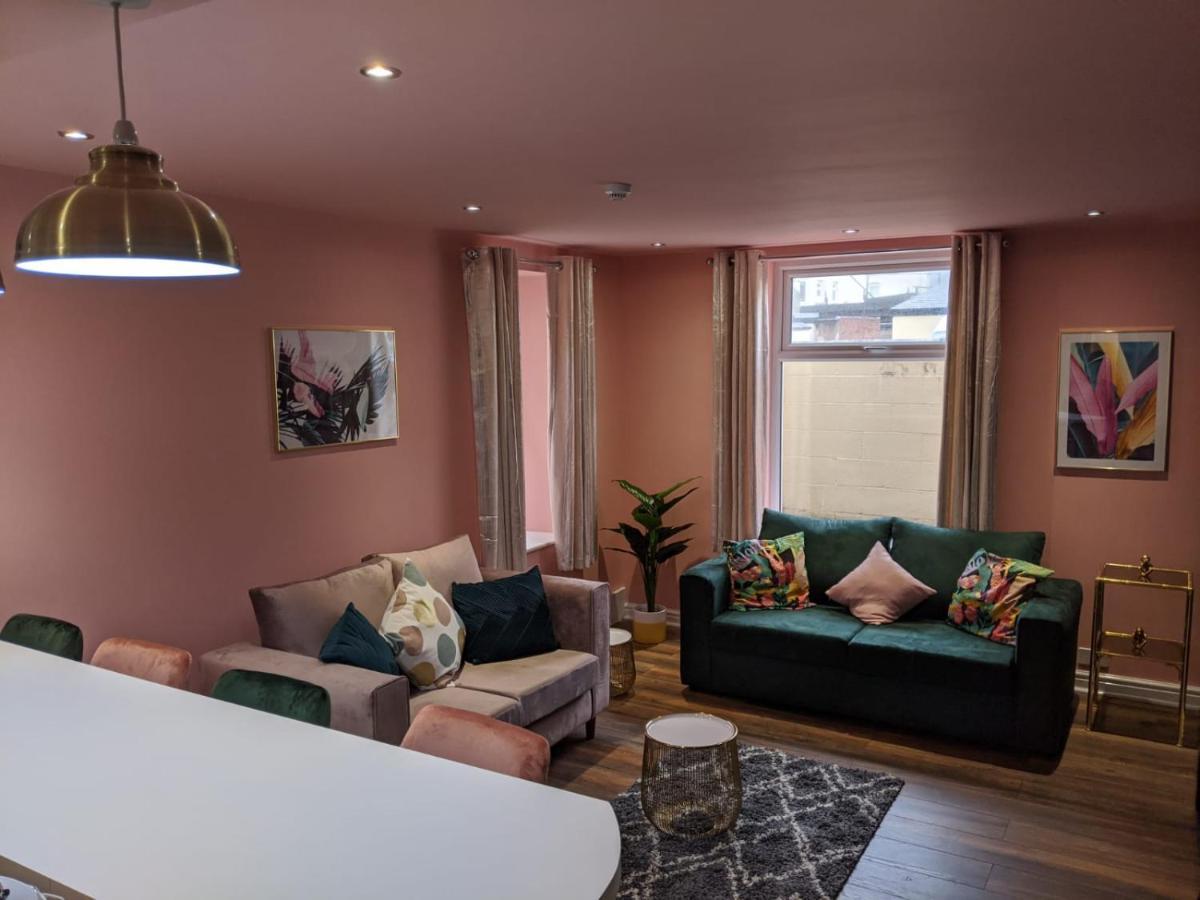 קלבליס Charles Alexander Short Stay - Highcliffe Apartments מראה חיצוני תמונה
