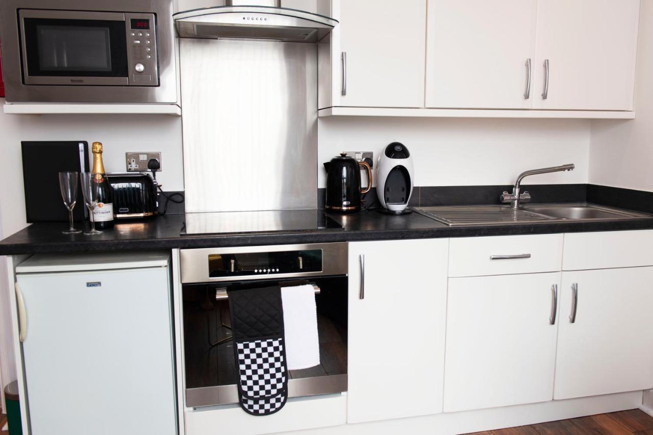 קלבליס Charles Alexander Short Stay - Highcliffe Apartments מראה חיצוני תמונה