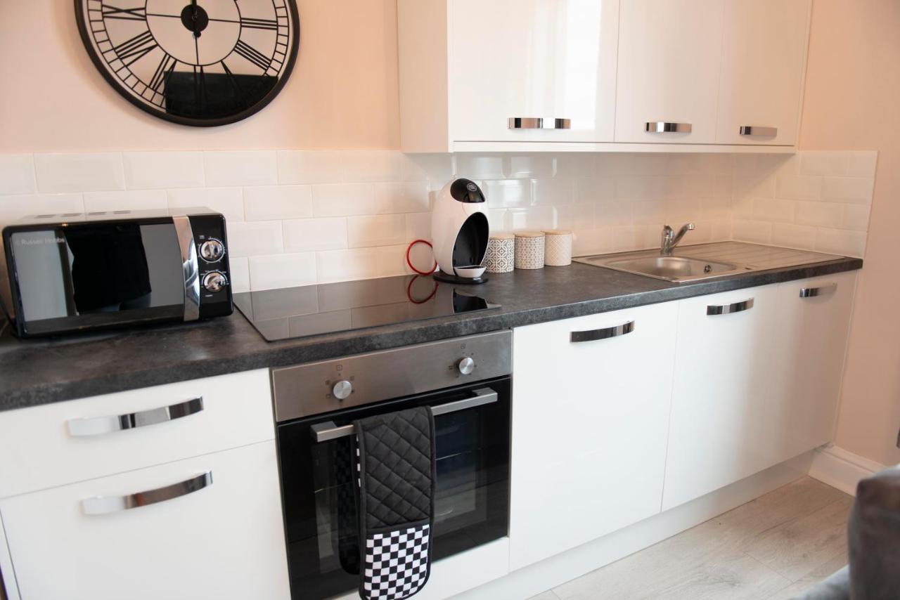 קלבליס Charles Alexander Short Stay - Highcliffe Apartments מראה חיצוני תמונה