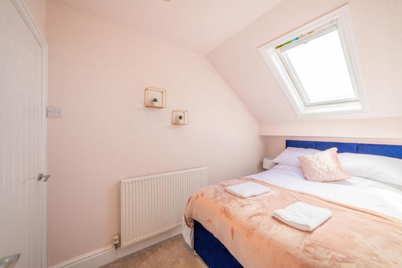 קלבליס Charles Alexander Short Stay - Highcliffe Apartments מראה חיצוני תמונה