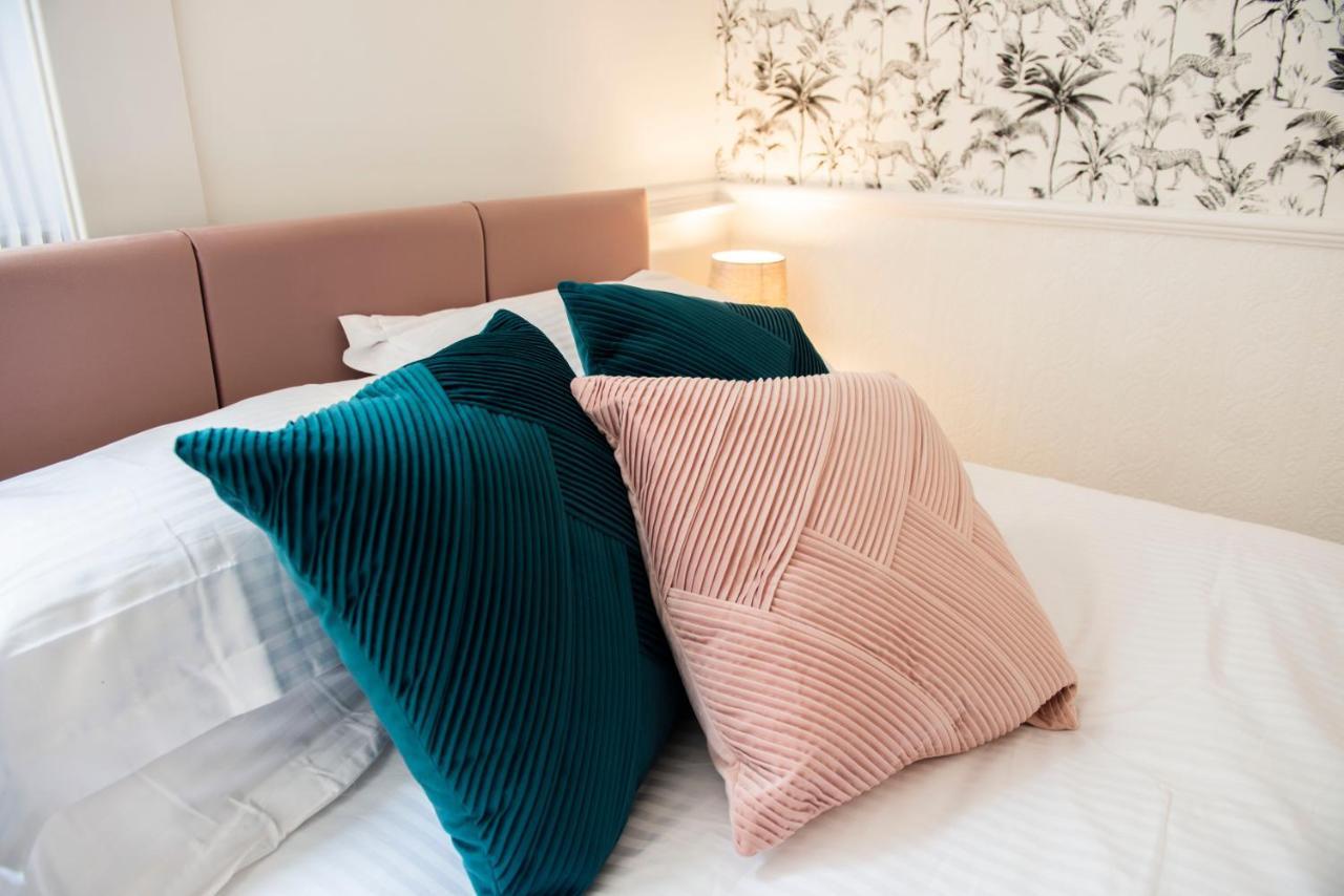 קלבליס Charles Alexander Short Stay - Highcliffe Apartments מראה חיצוני תמונה