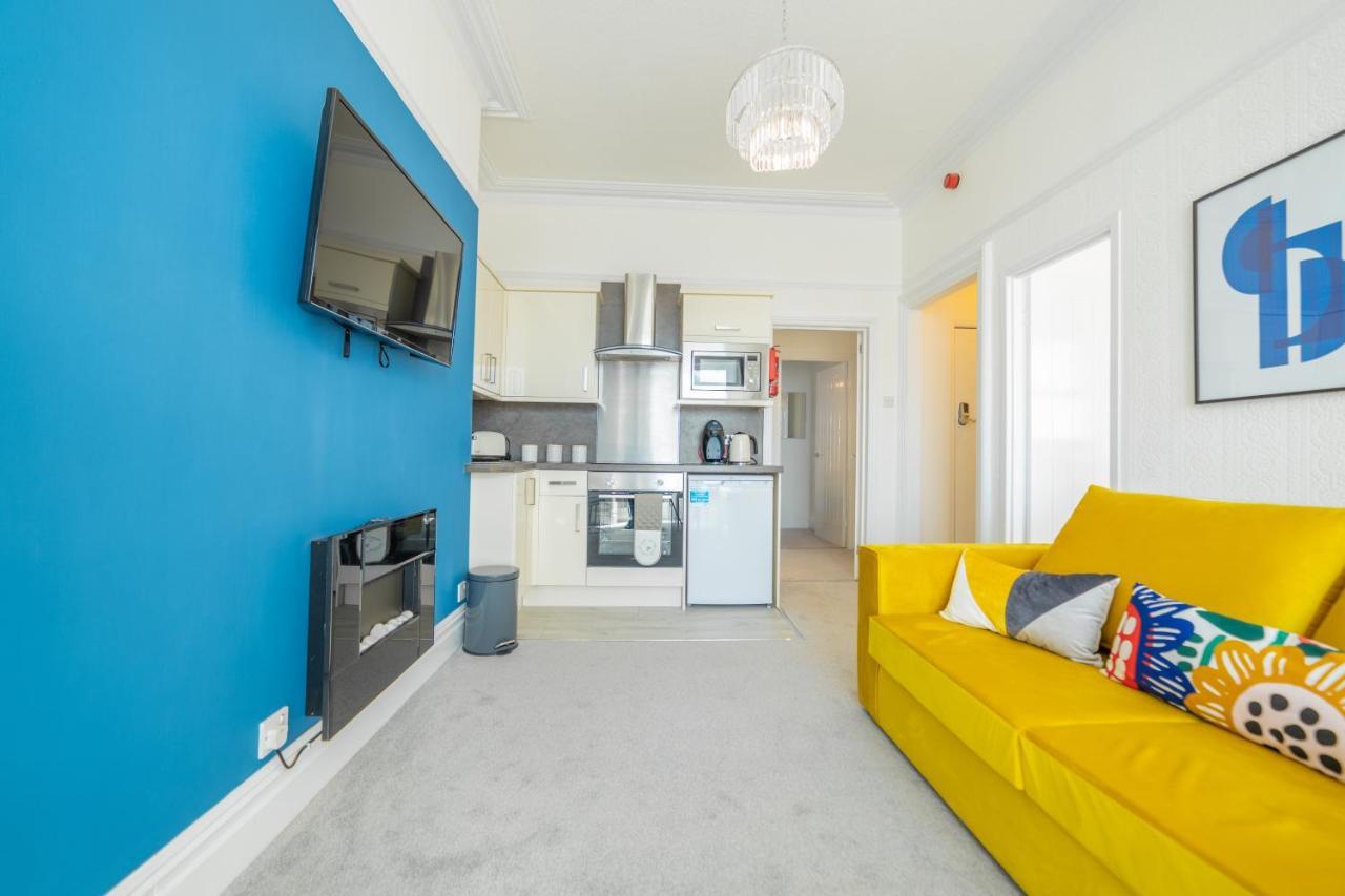 קלבליס Charles Alexander Short Stay - Highcliffe Apartments מראה חיצוני תמונה