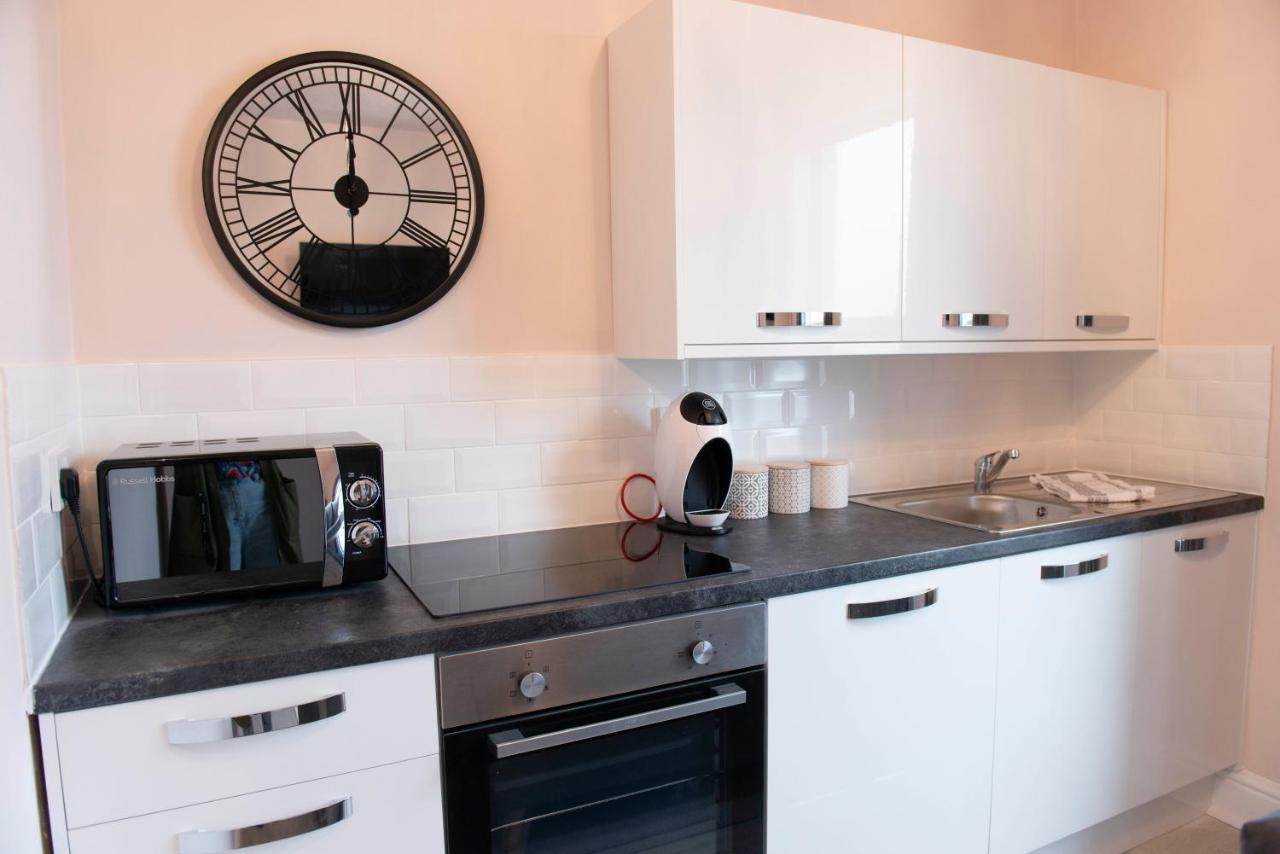 קלבליס Charles Alexander Short Stay - Highcliffe Apartments מראה חיצוני תמונה
