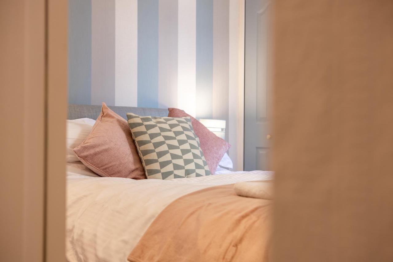 קלבליס Charles Alexander Short Stay - Highcliffe Apartments מראה חיצוני תמונה